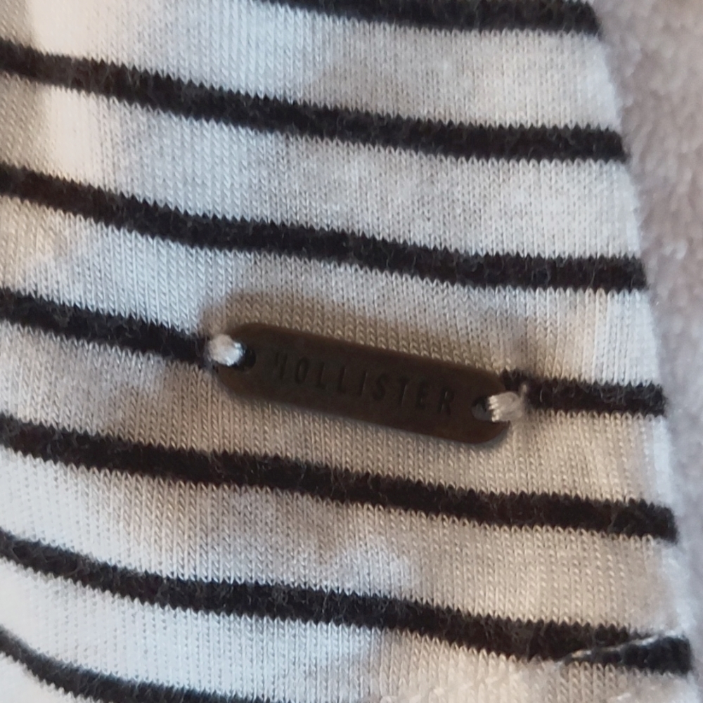 πHPπ 2010 Hollister Must Have Collection Striped Crop Tank Top - Picture 3 of 7
